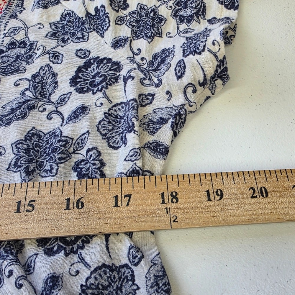 Lucky Brand Womens Mixed Floral Boho Print Split V-Neck Top Navy Red Size M‎ - Picture 8 of 10